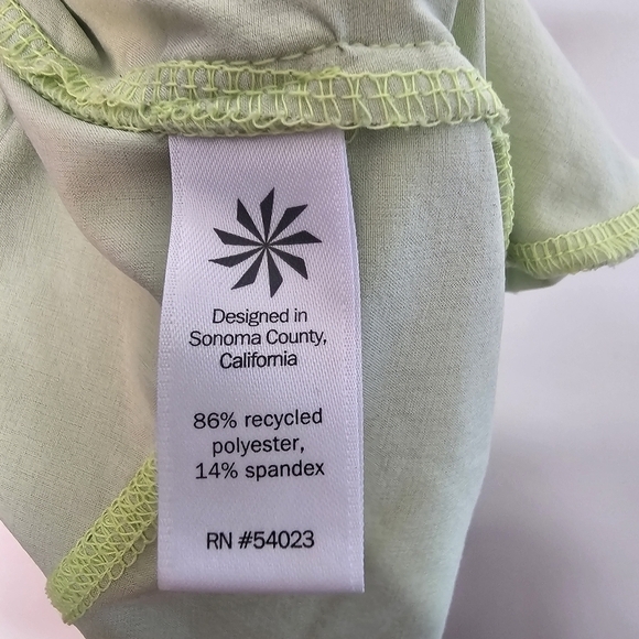 Athleta Womens Stellar Running Shorts lime Green Size Small - Picture 9 of 9